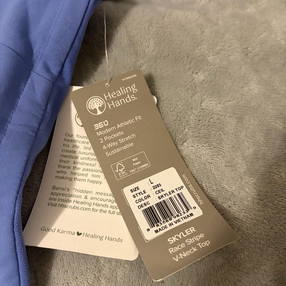Blue V-Neck scrub top - Picture 2 of 6